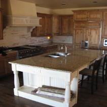 Large kitchen center isle - granite Large kitchen center isle - granite